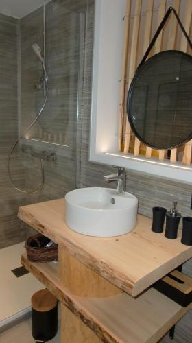 Casa Louise Suites and Spas - image 4