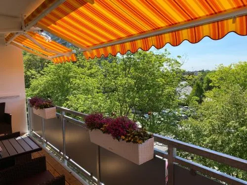 Apartment neu renoviert mit Sonnenbalkon und NETFLIX im Zentrum in Sankt Augustin, Deutschland
