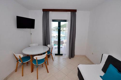 Apartmani More