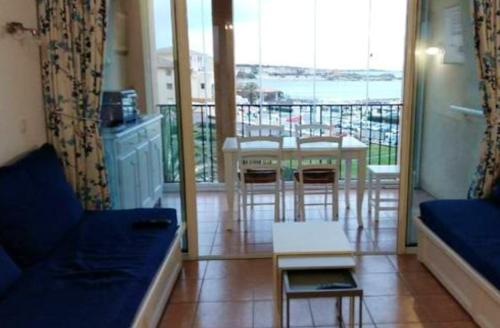 Appartement d'une chambre avec vue sur la mer piscine partagee et terrasse amenagee a Six Fours les Plages a 1 km de la plage - Location saisonnière - Six-Fours-les-Plages