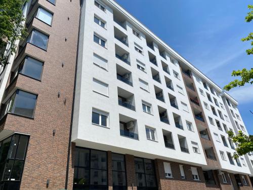 Apartment image 3