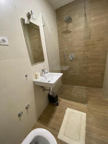 Apartment image 5