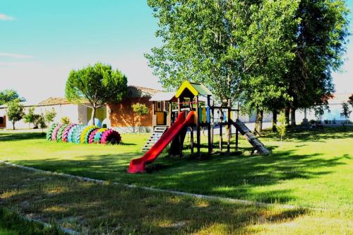 ملعب للأطفال, Las Casas de Pecheye in Bocigas