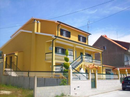 4 bedrooms house with city view enclosed garden and wifi at Corticada - Cortiçada