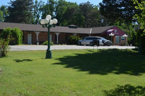 . The Evergreen Motel in Kansas