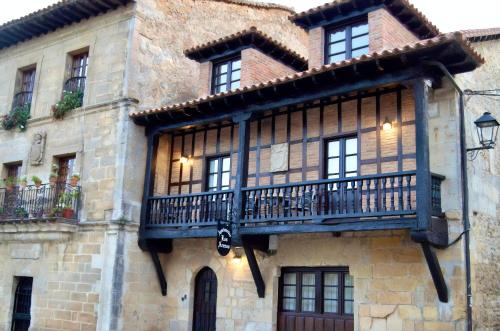 Suites con Jacuzzi Santillana - image 5