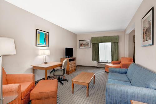 Wingate by Wyndham Atlanta Fairburn - main image