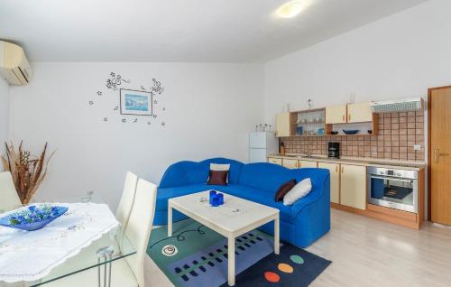 Apartment Complex Villa Visnjan with Pool - image 5