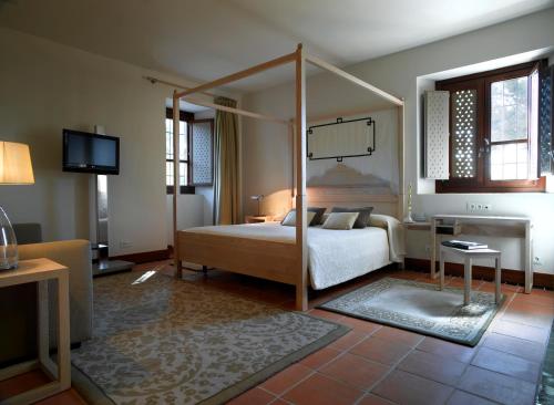room detail thumbnail 1