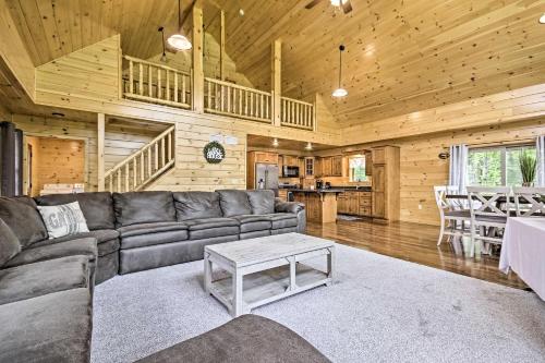 Pet-Friendly Lakeview Cabin with Hot Tub! in Wrightsville, USA