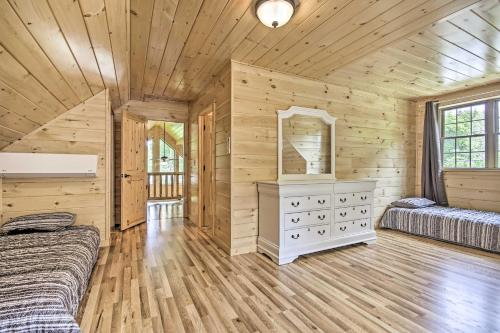 Pet-Friendly Lakeview Cabin with Hot Tub!