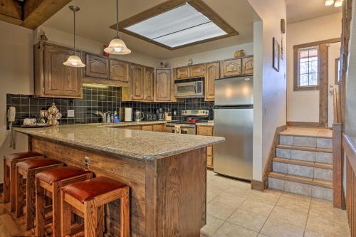 Dillon Condo with Deck 2 Mi to Keystone Resort! in Dillon, USA