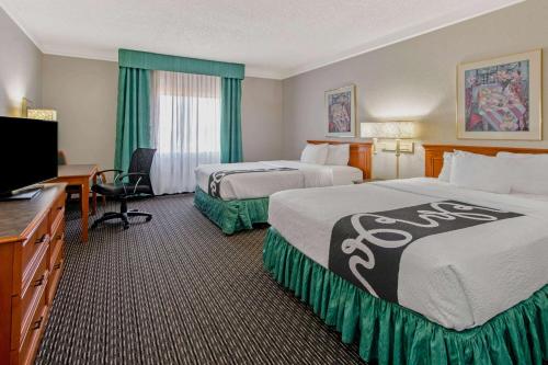2 double beds