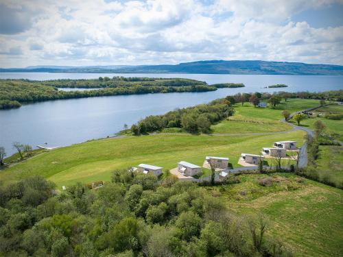 Platinum Lakeside Lodge at Mullans Bay