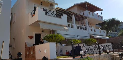 Diogenis Parga Studios 5