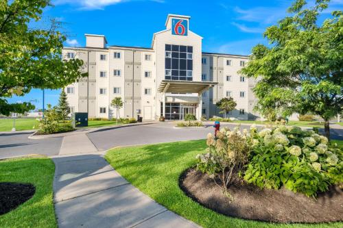 Motel 6-Kingston, ON