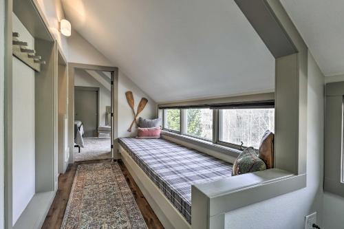 Unique Condo with Hot Tub and Pool 2Mi to Keystone Ski - image 6