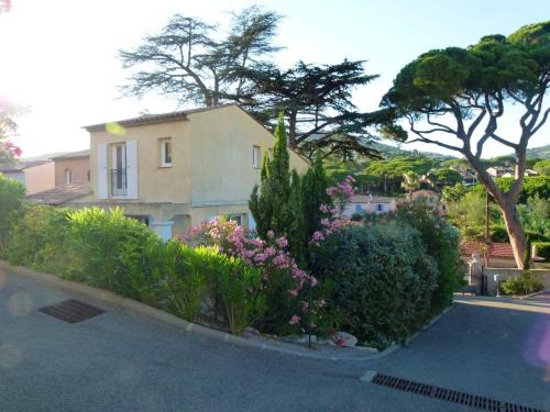Maison de 3 chambres a Sainte Maxime a 200 m de la plage avec jardin clos et wifi