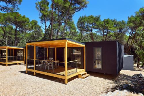 Premium Two-Bedroom Glamping Home with Terrace image 4