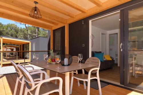 Premium Two-Bedroom Glamping Home with Terrace image 6