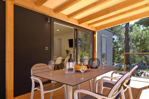 Premium Two-Bedroom Glamping Home with Terrace image 3