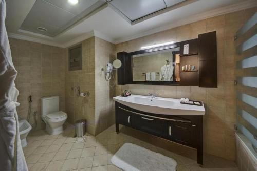 Bathroom, Ewan Ajman Suites Hotel in Ajman