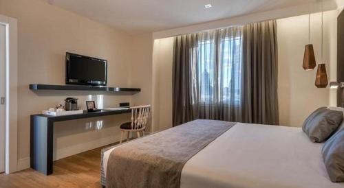 Catalonia Gran Via Hotel