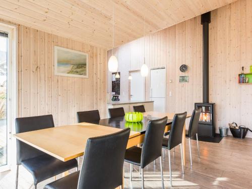 บริการและสิ่งอำนวยความสะดวก, 10 person holiday home in Nørre Nebel in นีมินเดกับ