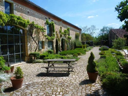House with 3 bedrooms in Escamps with shared pool enclosed garden and WiFi gîte à louer Vaylats