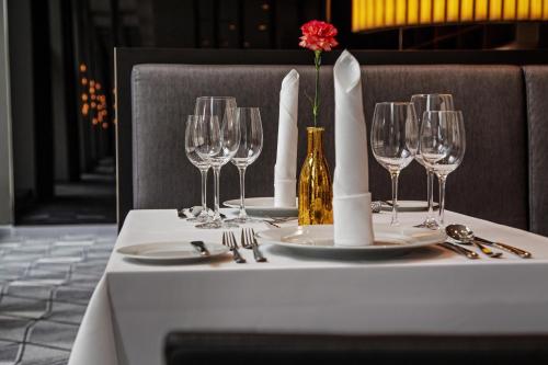 Restaurant, Steigenberger Airport Hotel Berlin in Airport Berlin-Schonefeld