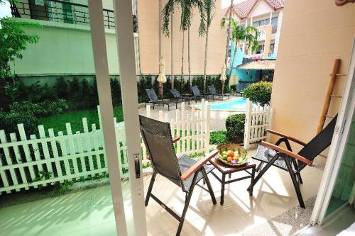 โรงแรมเดอะ บีช บูทิก เฮาส์ (The Beach Boutique House Hotel) in กะตะ