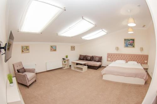Hotel 52 - image 8
