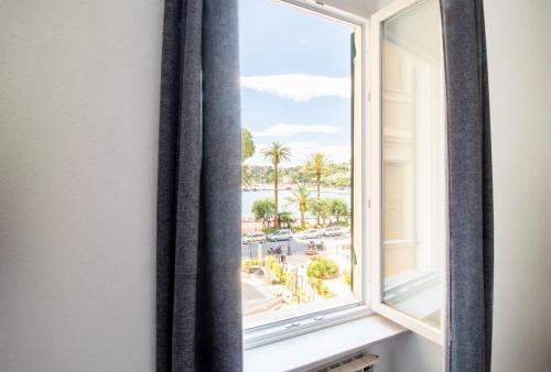 Bellavista Apartment - image 13