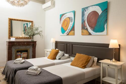 3 twin beds