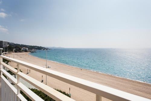 Apartment with Sea View image 3