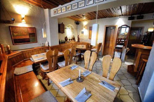 Zum Alten Krug – Naumburg, CT