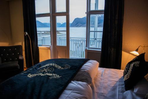 Leikanger Fjordhotel - image 6