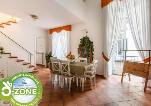 Residenza Reale, Neapel