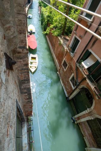 San Polo Canal View Apartments by Wonderful Italy Room Type - Standard Apartment