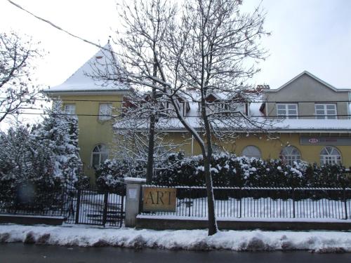 Art Guesthouse - image 11