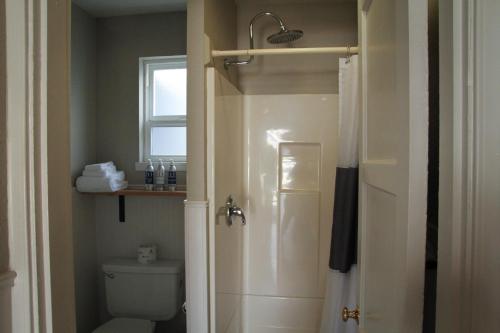 Boardwalk Cottages - image 10