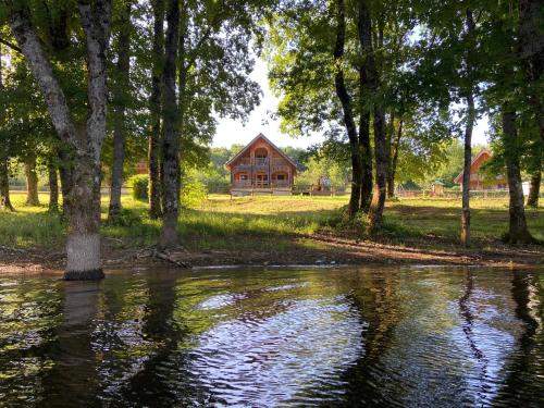 Au bord du lac IV - Chalet - Montigny-en-Morvan