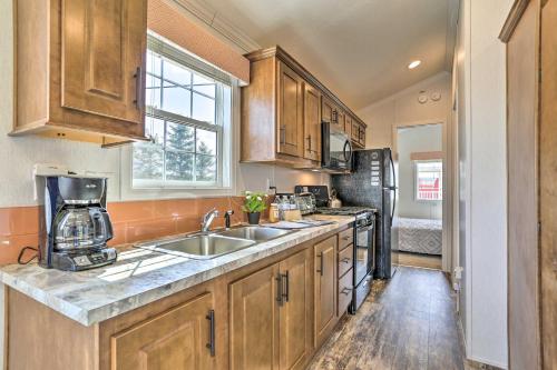 Country Cottage with Private Deck Near Hiking! - image 2