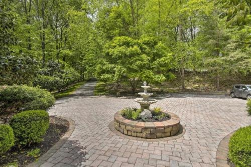 Peaceful Cockeysville Apt with Furnished Deck! in Cockeysville, USA