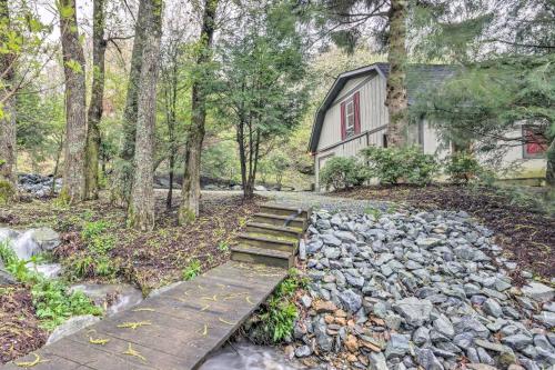 Modern Farmhouse Duplex by Stream, 4 Mi to Boone!