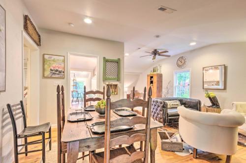 Upscale Rustic Duplex on Stream, Near Blowing Rock in Blowing Rock, USA