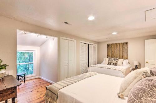 Upscale Rustic Duplex on Stream, Near Blowing Rock Upscale Rustic Duplex on Stream, Near Blowing Rock