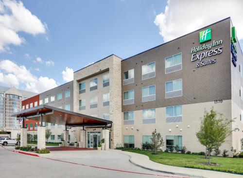 Exterior view, Holiday Inn Express & Suites Farmers Branch in Farmers Branch