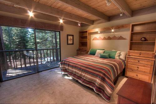Cheyennes Place by Lake Tahoe Accommodations - image 6