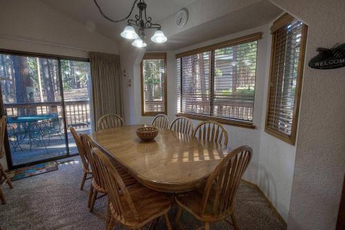 Aspen View Lodge by Lake Tahoe Accommodations - image 2
